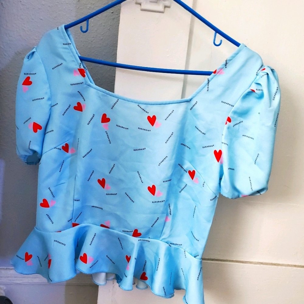Baby blue with red hearts crop pemplum top💙